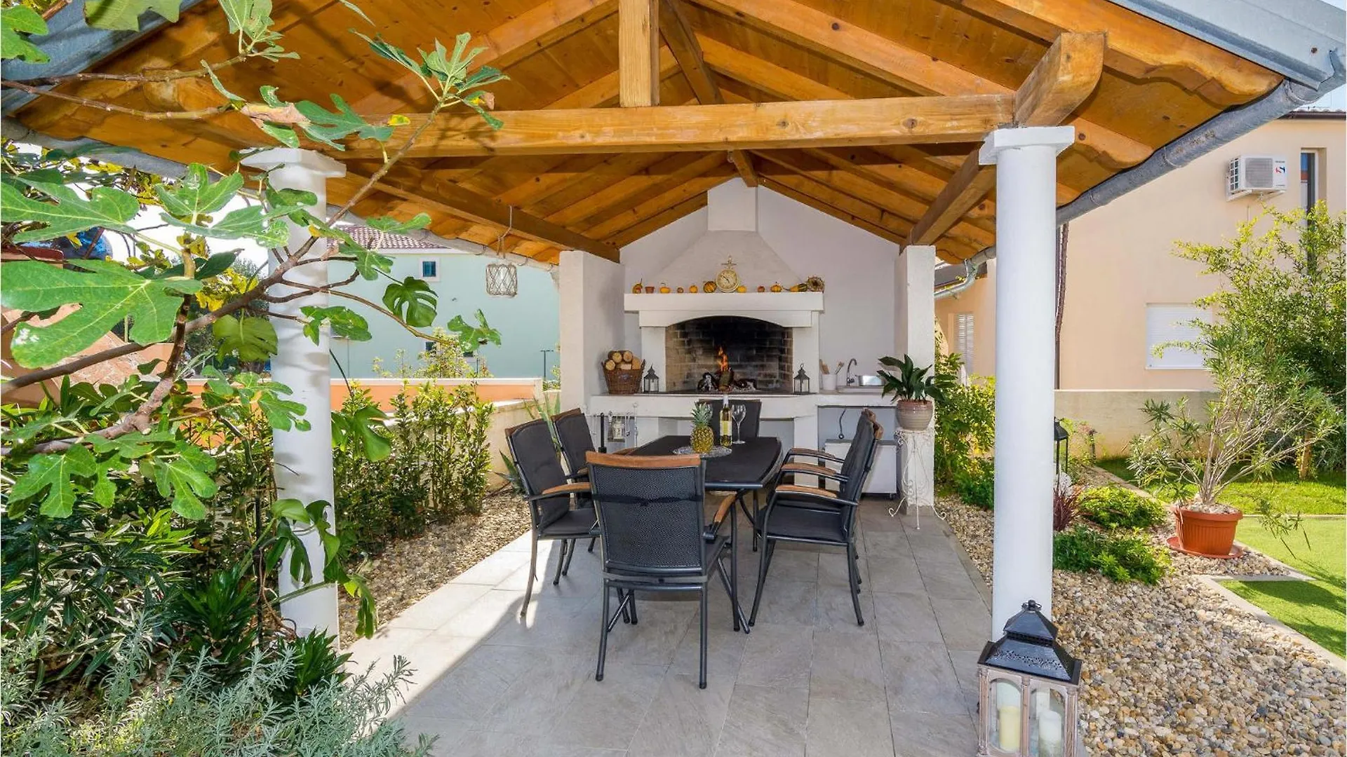 Gorgeous Apartment In Vrsi-Mulo With Wifi
