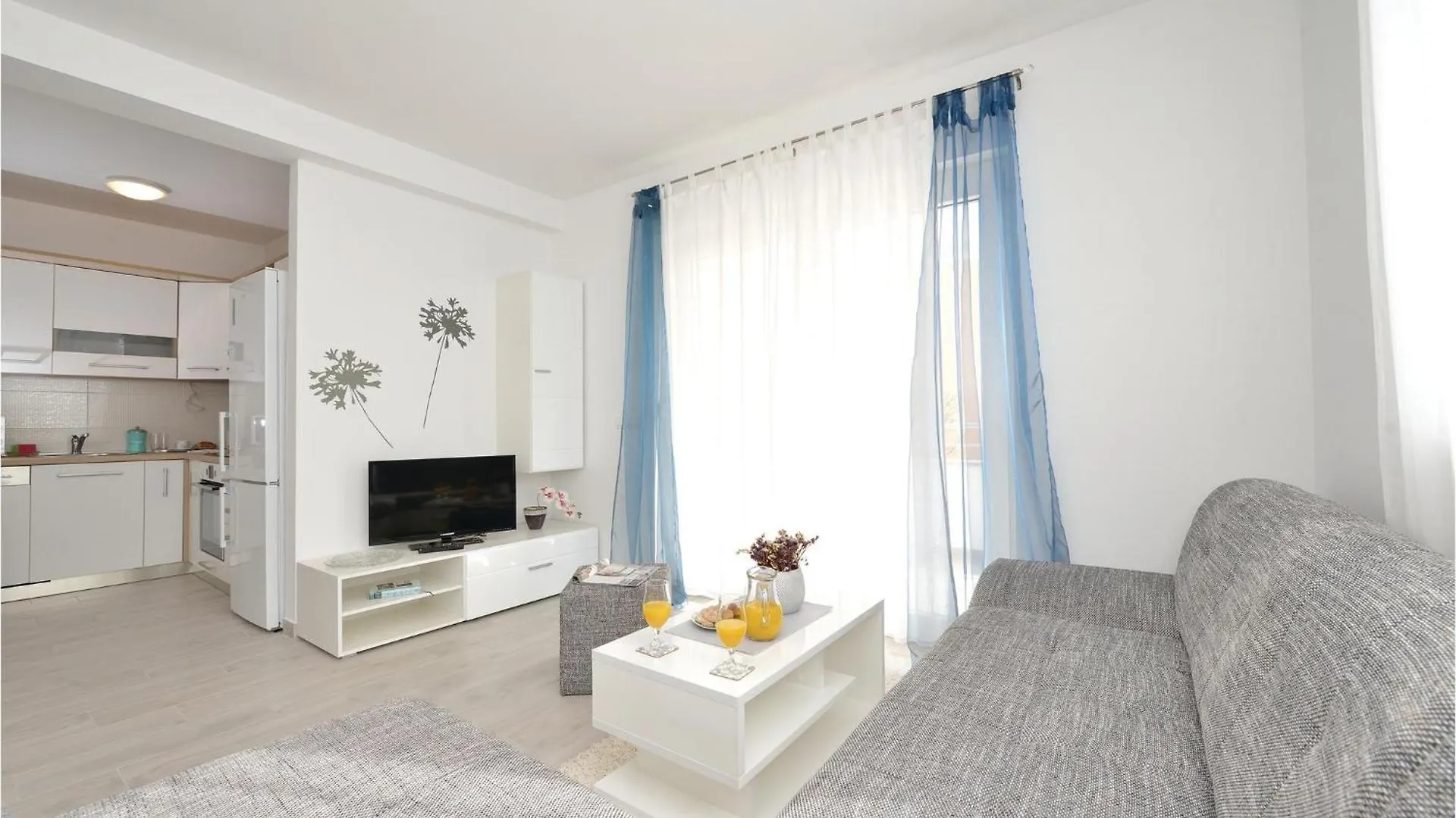 Gorgeous Apartment In Vrsi-Mulo With Wifi